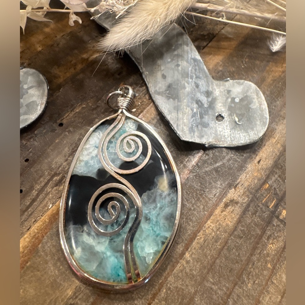 Silver and Green Agate Pendant